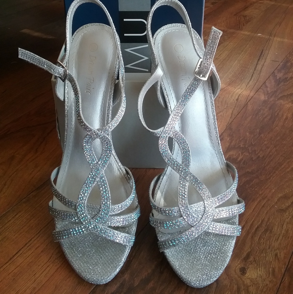 Shoes - Picture 2 of 3